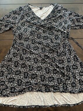 torrid Black and White Wrap Midi Dress